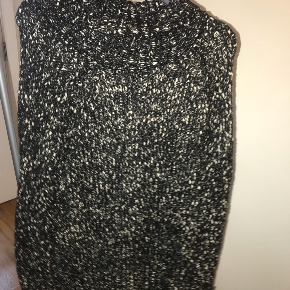 High-neck Split Sweater - Picture 2 of 4